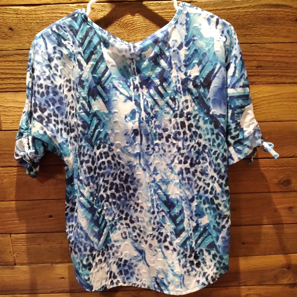 Leo and nicol womens blouse top size small dolman sleeves scoop_nec k geo animal - Picture 4 of 6